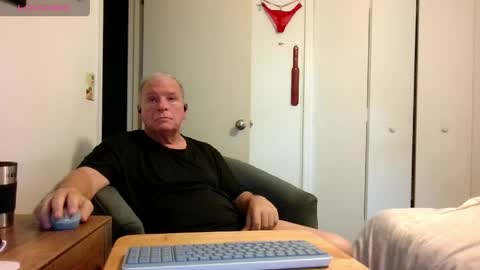 mackdocc001 online show from April 2026 02:11:02 PM