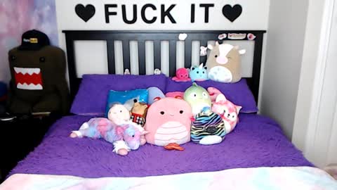 Mackenzie Wolfe online show from January 2026 06:06:01 AM