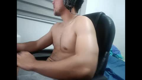 Snapshot of macuino chatting on June 2026 04:14:02 AM ShadowVelvet online show from June 2026 04:14:02 AM