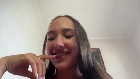 Snapshot of madalyneaks chatting on July 2026 10:21:02 AM Lilo online show from July 2026 10:21:02 AM