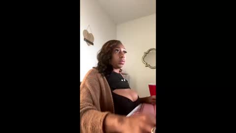 madam_glam online show from February 2026 02:33:01 PM