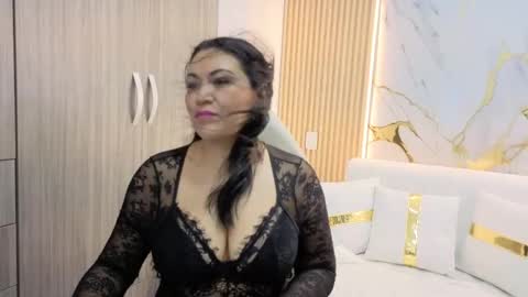 Snapshot of madam_hott chatting on September 2025 03:40:02 AM Madam Hott online show from September 2025 03:40:02 AM