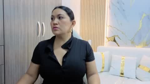 Snapshot of madam_hott chatting on September 2025 04:06:02 AM Madam Hott online show from September 2025 04:06:02 AM