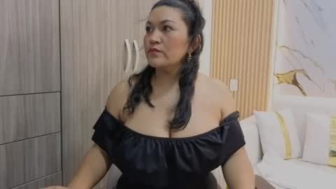Snapshot of madam_hott chatting on October 2025 03:46:02 AM Madam Hott online show from October 2025 03:46:02 AM