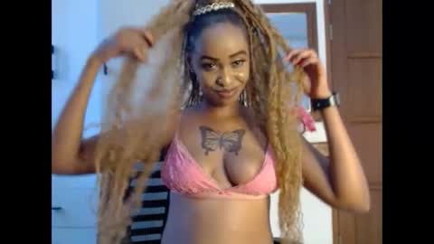 Snapshot of madamcoco chatting on June 2026 12:51:02 PM queency online show from June 2026 12:51:02 PM