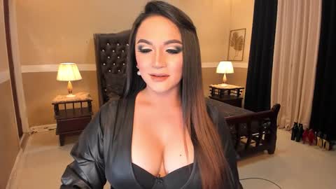 Alison Kloss online show from October 2025 11:22:02 PM