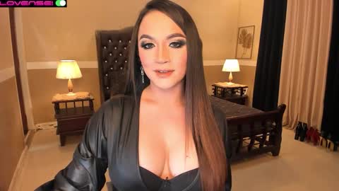 Snapshot of madammistressdominatrixxx chatting on November 2025 11:25:02 PM Alison Kloss online show from November 2025 11:25:02 PM