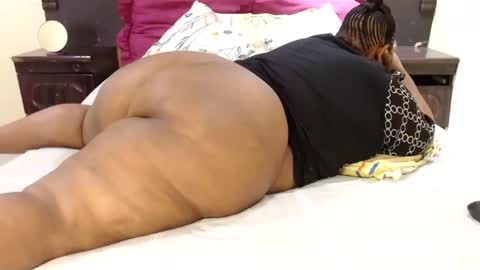 Snapshot of madamzee chatting on March 2025 11:29:02 AM madamzee online show from March 2025 11:29:02 AM