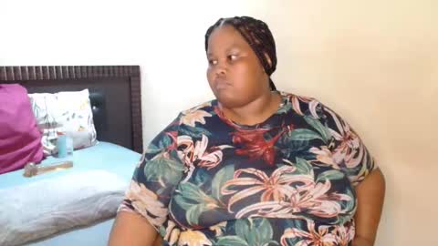 Snapshot of madamzee chatting on May 2026 09:32:02 PM madamzee online show from May 2026 09:32:02 PM