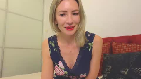 Snapshot of maddalena_ chatting on December 2024 09:17:01 PM Maddalena online show from December 2024 09:17:01 PM