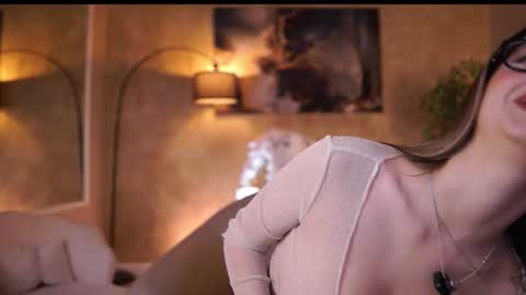 Maddie online show from December 2025 09:58:01 AM