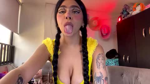 Maddie online show from April 2026 06:49:02 PM