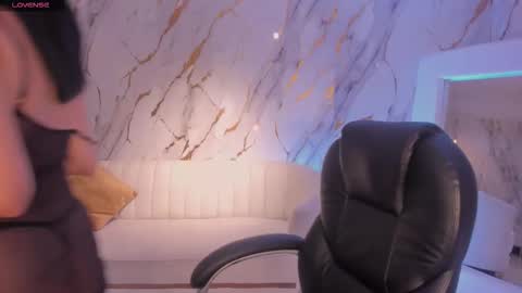 Maddison online show from October 2025 05:07:02 AM