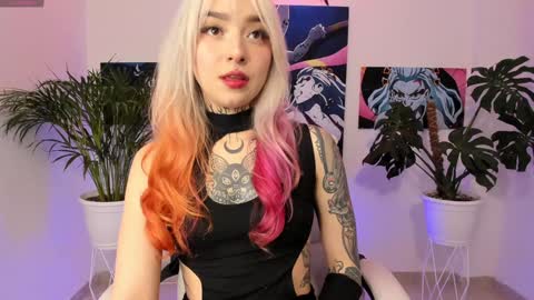 Snapshot of maddy_uwu chatting on December 2024 12:26:02 AM maddy_uwu online show from December 2024 12:26:02 AM