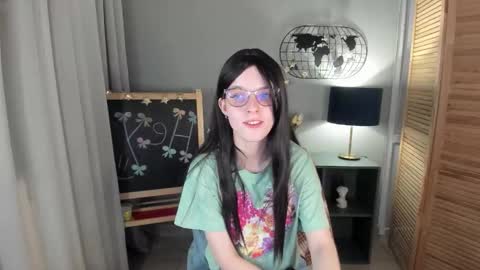 madelaines online show from November 2025 09:27:01 PM
