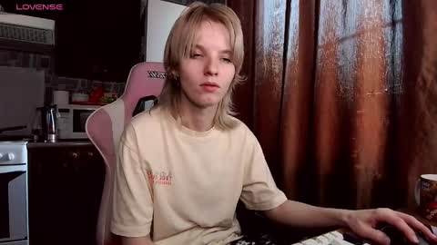 Snapshot of madelaines chatting on May 2026 01:57:16 AM madelaines online show from May 2026 01:57:16 AM