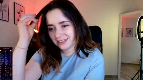 madelamee online show from April 2026 09:28:01 PM