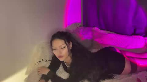 Snapshot of madelineblaze chatting on November 2025 12:01:02 AM MadelineBlaze online show from November 2025 12:01:02 AM