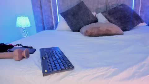 Mady online show from February 2025 12:47:02 AM