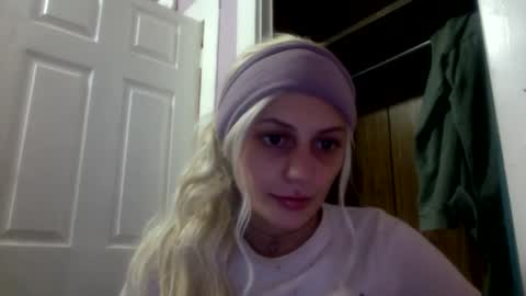 Snapshot of madelinevalentine chatting on September 2025 02:00:02 AM madeline online show from September 2025 02:00:02 AM