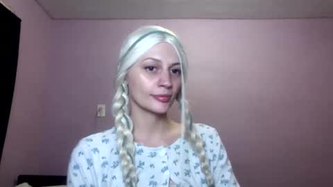 Snapshot of madelinevalentine chatting on September 2025 03:38:02 AM madeline online show from September 2025 03:38:02 AM