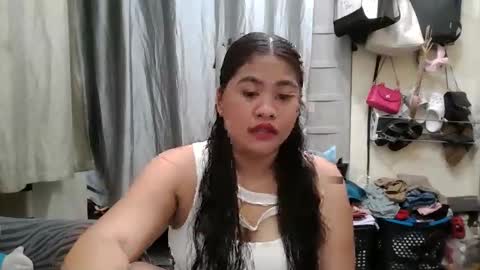 Snapshot of madelline2001 chatting on June 2026 01:06:02 PM madelline2001 online show from June 2026 01:06:02 PM