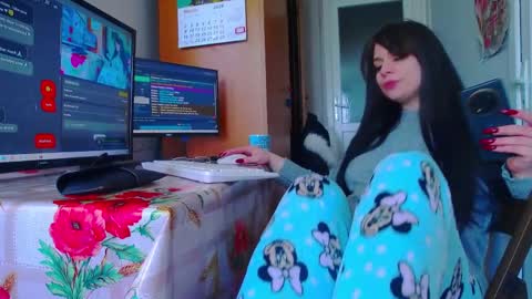 madelynvelure online show from April 2026 11:26:02 AM