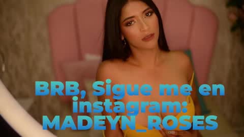 Snapshot of madeyn_roses chatting on December 2024 01:14:01 AM madelyn roses online show from December 2024 01:14:01 AM