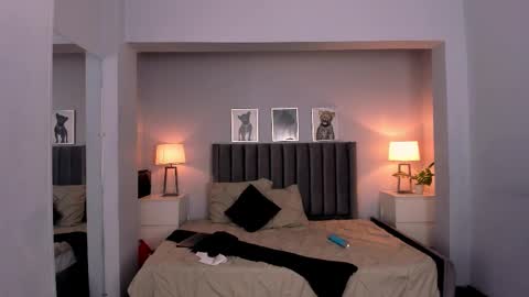 Snapshot of madie_collins7 chatting on September 2025 11:45:01 AM Madie online show from September 2025 11:45:01 AM