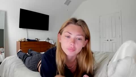 Snapshot of madirose69 chatting on April 2026 03:07:01 PM mari rose online show from April 2026 03:07:01 PM