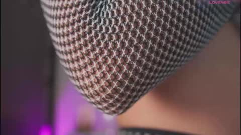 Valentina   1030   530  -  online show from November 2025 04:12:01 AM