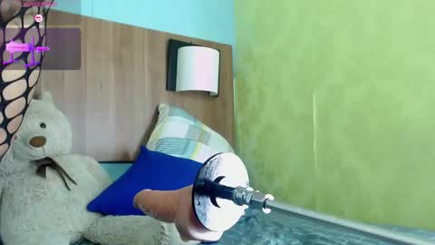 M A D I S O N online show from November 2025 01:17:01 AM