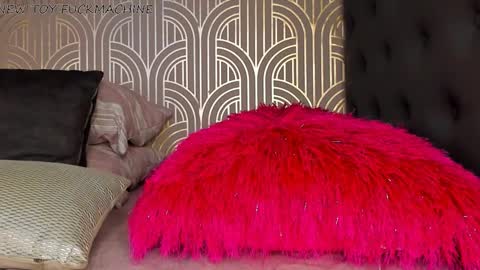   online show from December 2024 02:30:02 AM