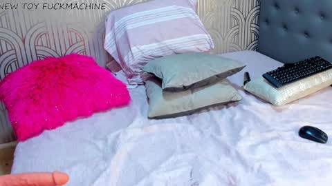   online show from December 2024 05:32:01 AM