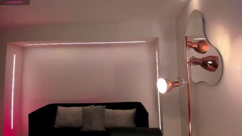 Maddi Collins online show from November 2025 11:13:01 AM