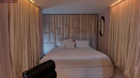 Maddi Collins online show from January 2026 11:45:02 AM