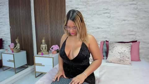Snapshot of madisonhunterr_ chatting on February 2025 07:22:02 PM madisonhunterr_ online show from February 2025 07:22:02 PM