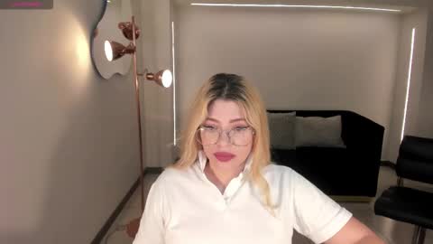 Madison Kane online show from November 2025 11:47:02 AM