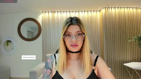 Snapshot of madisonkane chatting on April 2026 11:19:02 AM Madison Kane online show from April 2026 11:19:02 AM