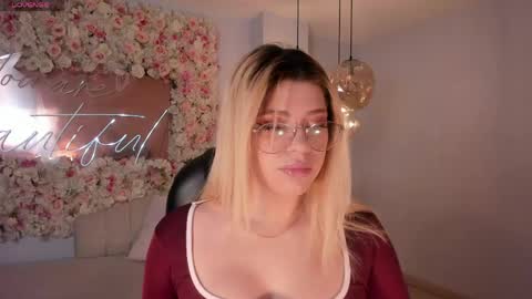 Snapshot of madisonkane chatting on May 2026 11:15:02 AM Madison Kane online show from May 2026 11:15:02 AM