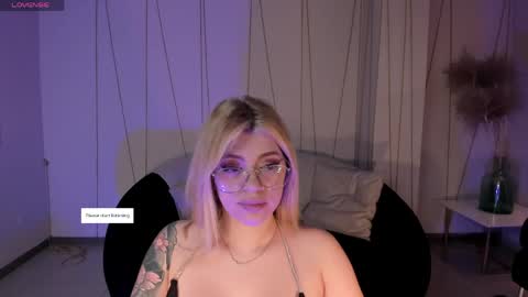 Snapshot of madisonkane chatting on May 2026 11:04:02 AM Madison Kane online show from May 2026 11:04:02 AM