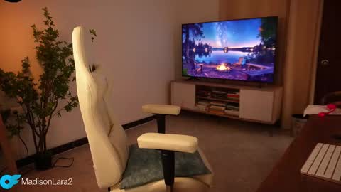 Snapshot of madisonlara chatting on November 2025 05:56:02 PM madisonlara online show from November 2025 05:56:02 PM