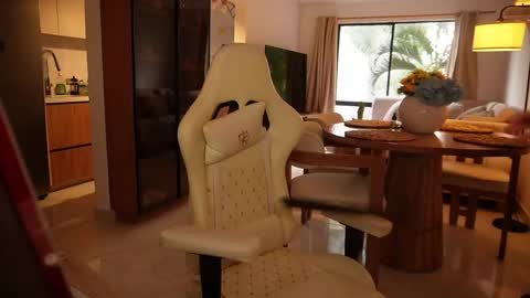 madisonlara online show from May 2026 10:15:02 PM