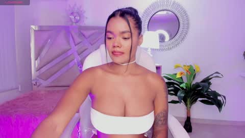 Snapshot of madisson_davon chatting on December 2024 02:00:02 PM Madisson Davon online show from December 2024 02:00:02 PM