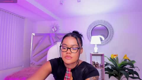 Snapshot of madisson_davon chatting on December 2024 05:10:02 PM Madisson Davon online show from December 2024 05:10:02 PM