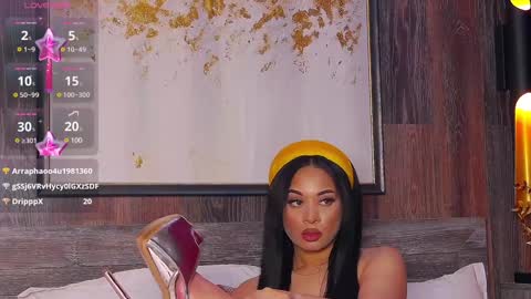 Snapshot of madyluxx chatting on February 2025 12:06:01 AM MadyLuxx online show from February 2025 12:06:01 AM