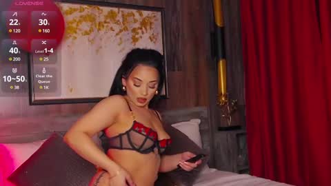 Snapshot of madyluxx chatting on February 2025 08:41:02 PM MadyLuxx online show from February 2025 08:41:02 PM