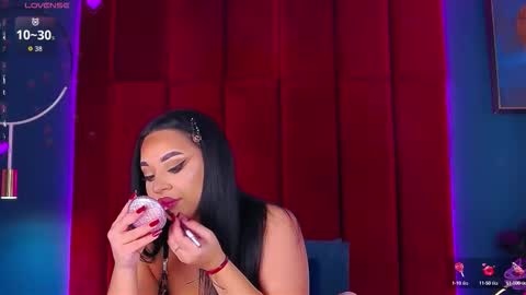 Snapshot of madyluxx chatting on October 2025 07:34:02 PM MadyLuxx online show from October 2025 07:34:02 PM