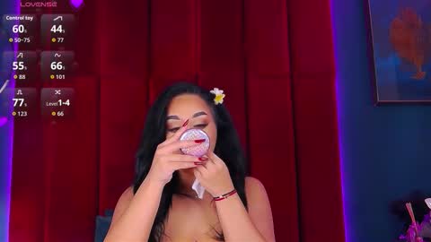 Snapshot of madyluxx chatting on October 2025 07:12:02 PM MadyLuxx online show from October 2025 07:12:02 PM