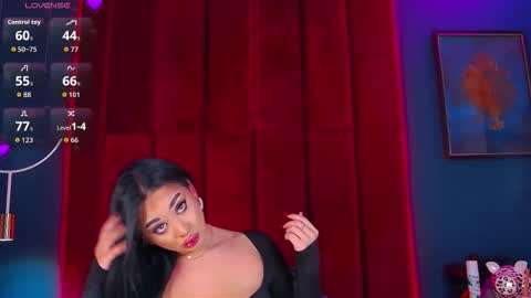 Snapshot of madyluxx chatting on October 2025 06:43:01 PM MadyLuxx online show from October 2025 06:43:01 PM